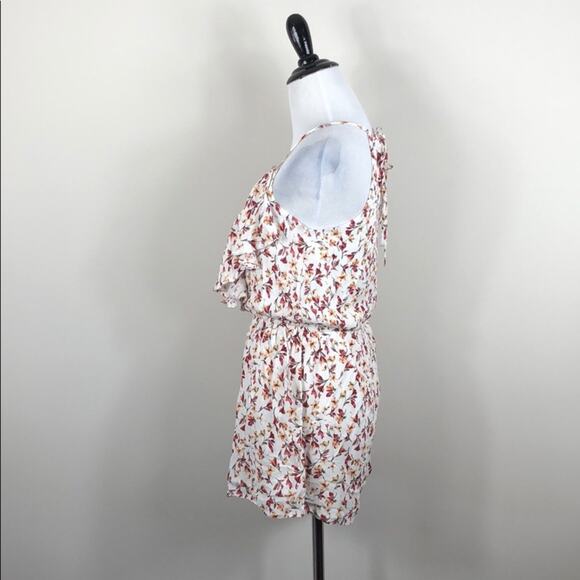 Very J Romper Sleeveless Floral - Picture 2 of 5